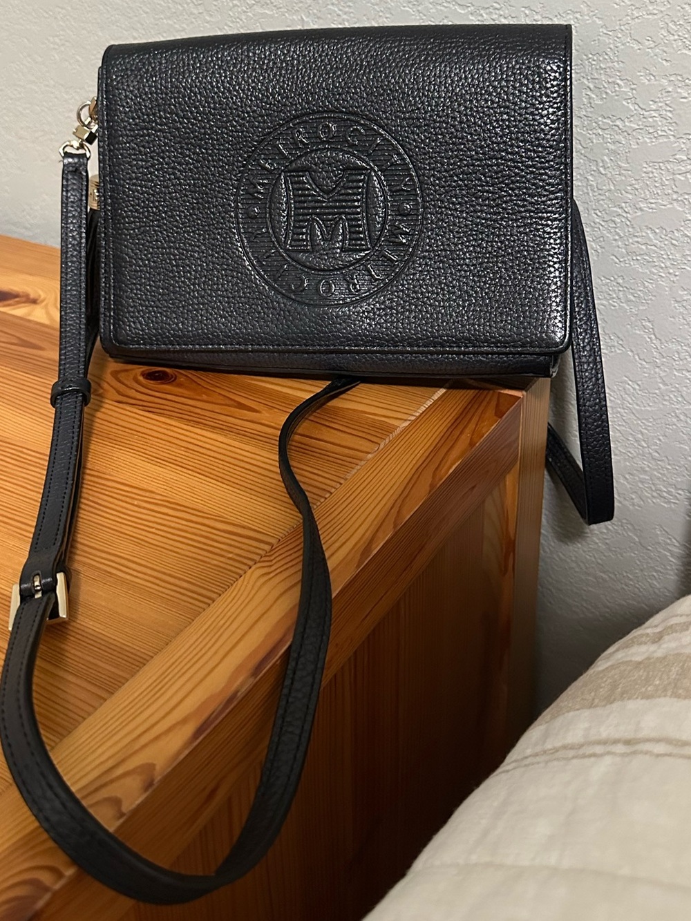 Metrocity Black Leather Crossbody Shoulder Bag Gold Hardware Tassel